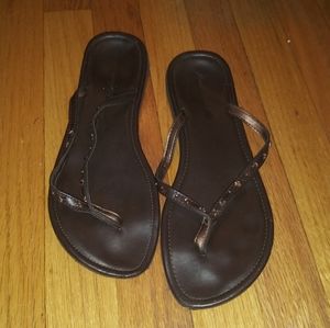 American Eagle flip flops